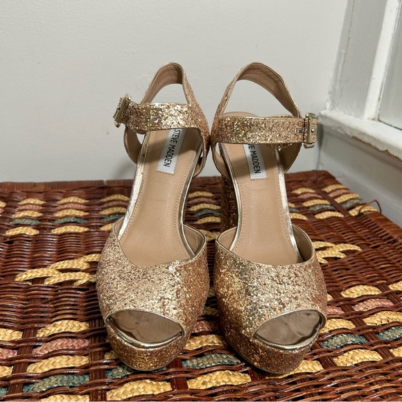 Steve Madden Jillyy Gold Glitter Platform Heels 8.5 - Picture 3 of 10